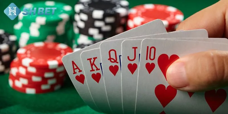 Chi tiết luật chơi và cách tham gia vào trong các game Poker